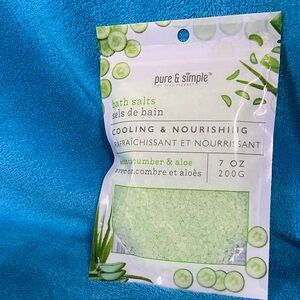 Pure & Simple Cooling & Nourishing Cucumber & Aloe Bath Salts - Green